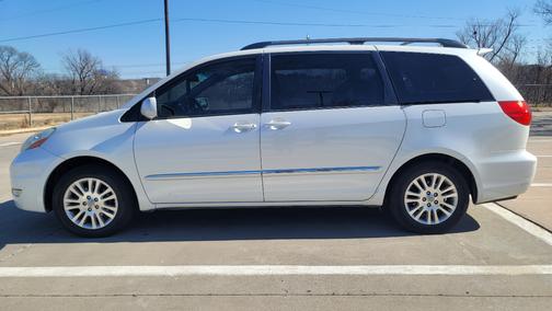 2010 Toyota Sienna XLE Limited