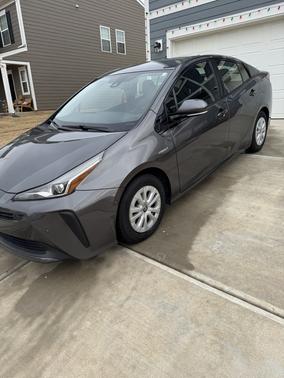 2020 Toyota Prius LE
