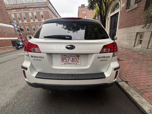 2012 Subaru Outback 2.5i Limited