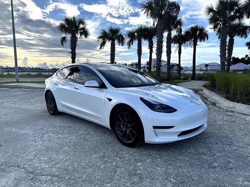 White 2023 Tesla Model 3 Base