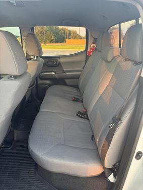 White 2019 Toyota Tacoma SR5