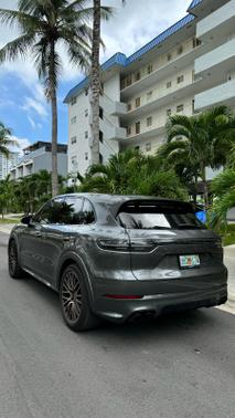 2023 Porsche Cayenne Cayenne GTS Coupe