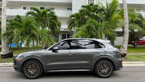 2023 Porsche Cayenne Cayenne GTS Coupe