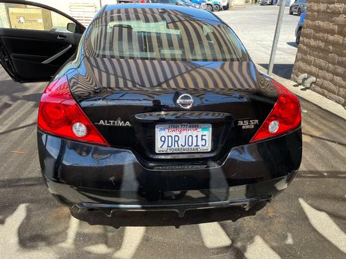 Black 2010 Nissan Altima 3.5 SR