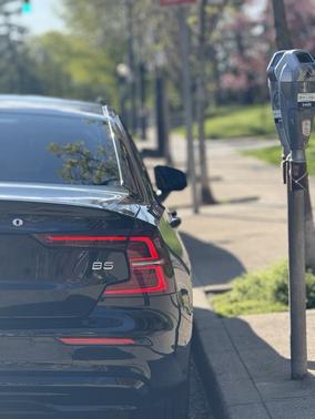 2024 Volvo S60 B5 Plus Dark Theme