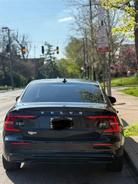 2024 Volvo S60 B5 Plus Dark Theme
