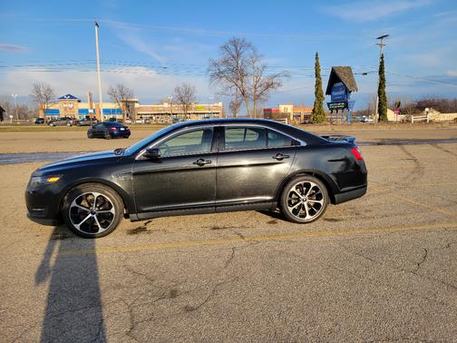 Black 2014 Ford Taurus SHO