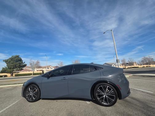 2024 Toyota Prius XLE