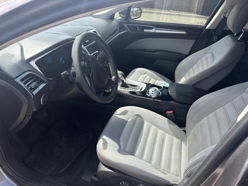 2013 Ford Fusion S