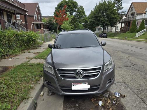 2010 Volkswagen Tiguan Wolfsburg Edition