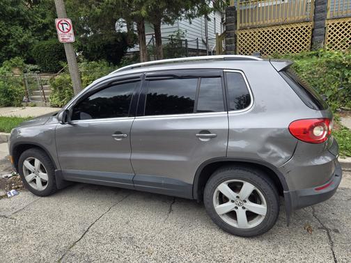 2010 Volkswagen Tiguan Wolfsburg Edition