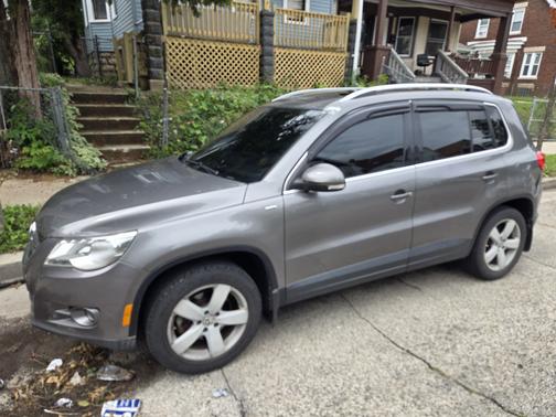 2010 Volkswagen Tiguan Wolfsburg Edition