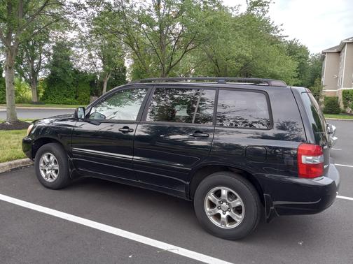 2004 Toyota Highlander Base
