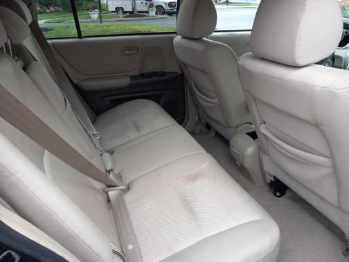 2004 Toyota Highlander Base