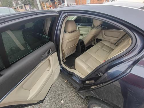 2013 Lincoln MKS Base