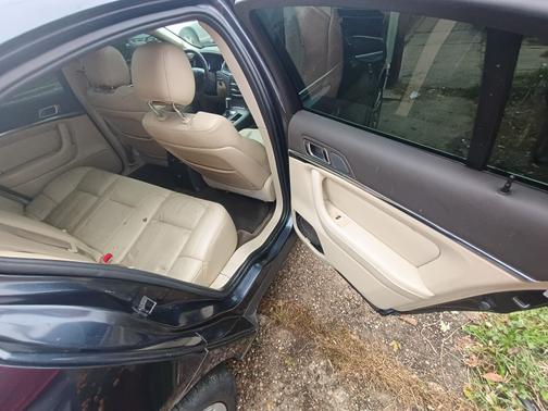 2013 Lincoln MKS Base