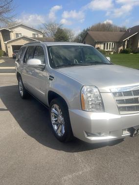 Silver 2013 Cadillac Escalade Platinum Edition