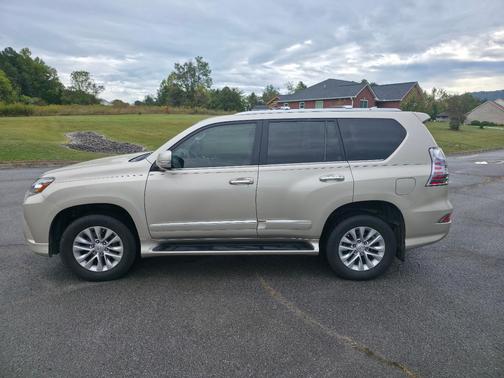 Gold 2016 Lexus GX 460 Base
