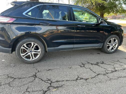Black 2016 Ford Edge Titanium