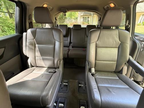 White 2015 Honda Odyssey EX-L