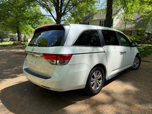 White 2015 Honda Odyssey EX-L