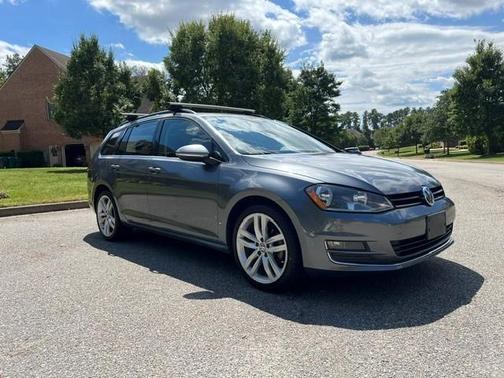 Gray 2017 Volkswagen Golf SportWagen TSI SE