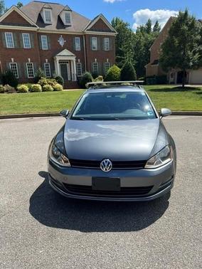 Gray 2017 Volkswagen Golf SportWagen TSI SE