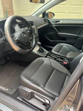 Gray 2017 Volkswagen Golf SportWagen TSI SE