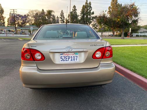 Gold 2007 Toyota Corolla LE