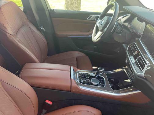 Photo 5 of 5 of 2021 BMW X5 PHEV xDrive45e