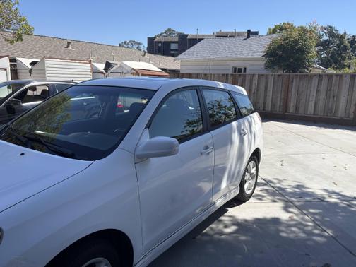 2005 Toyota Matrix Base