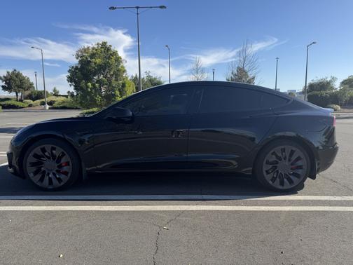 2023 Tesla Model 3 Performance