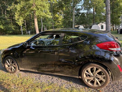 Black 2016 Hyundai Veloster Base