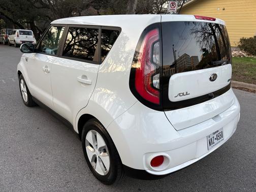 2016 Kia Soul EV Base