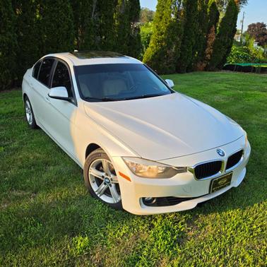 White 2013 BMW 328 i xDrive