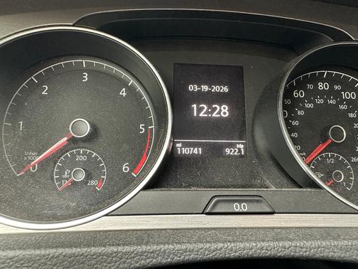 2015 Volkswagen Golf SportWagen TDI SE 4-Door