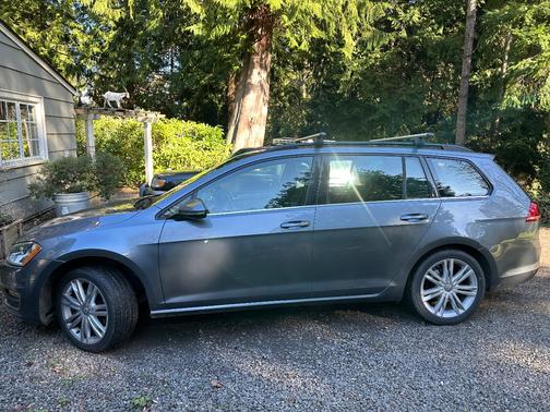 2015 Volkswagen Golf SportWagen TDI SE 4-Door