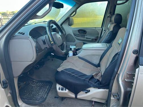 Beige 2001 Ford F-150 Lariat SuperCrew