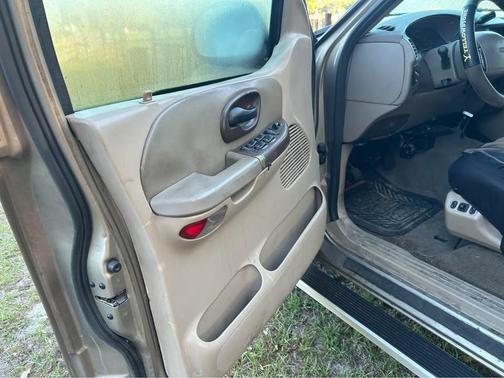 Beige 2001 Ford F-150 Lariat SuperCrew