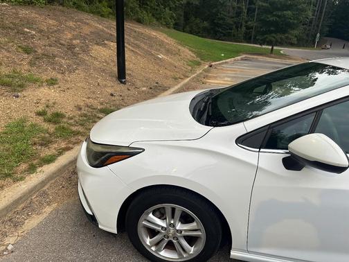 White 2016 Chevrolet Cruze LT