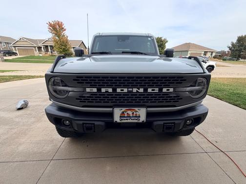 Gray 2023 Ford Bronco Badlands Advanced