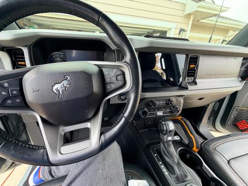 Gray 2023 Ford Bronco Badlands Advanced
