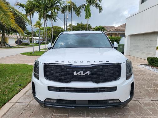 White 2022 Kia Telluride SX