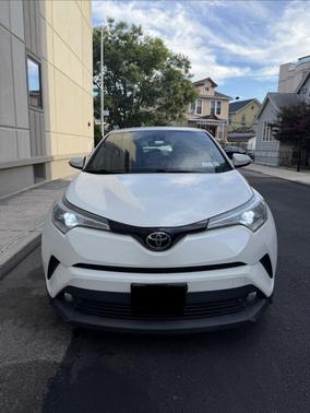 White 2018 Toyota C-HR XLE Premium