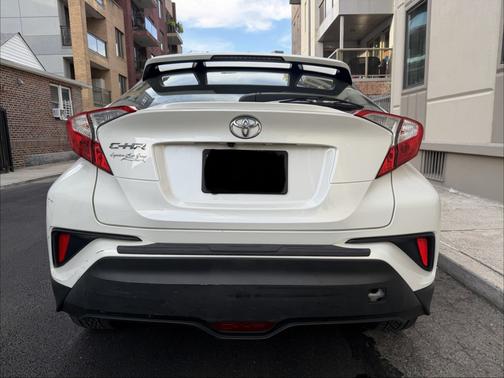 White 2018 Toyota C-HR XLE Premium