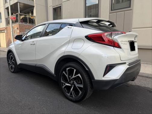 White 2018 Toyota C-HR XLE Premium