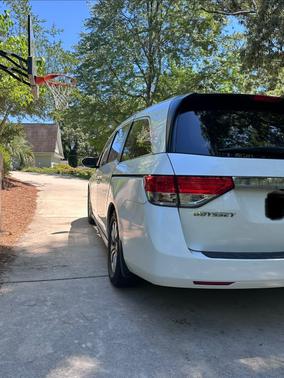 White 2016 Honda Odyssey EX-L