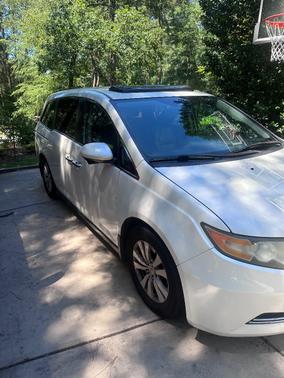 White 2016 Honda Odyssey EX-L