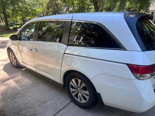 White 2016 Honda Odyssey EX-L