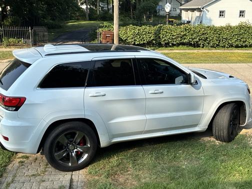 White 2014 Jeep Grand Cherokee SRT